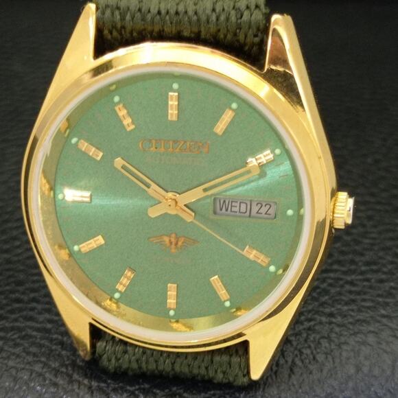 Vintage 1972 Citizen Automatic Mens Gold Watch W/daydate & Green accents - Picture 3 of 10